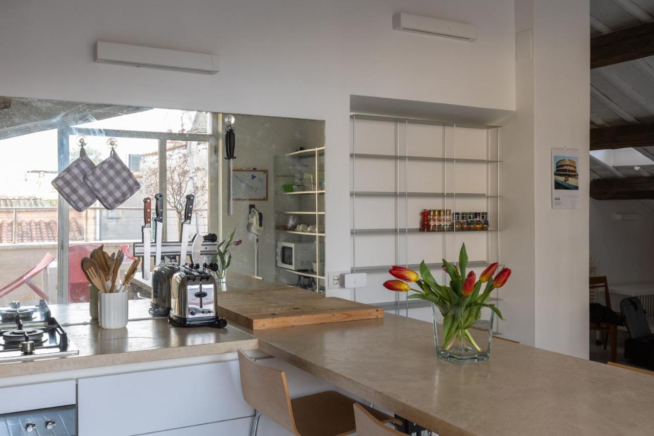 Pantheon White Penthouse * Rom