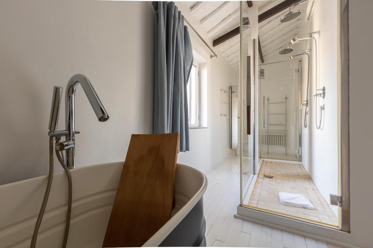Pantheon White Penthouse Ferienhaus *